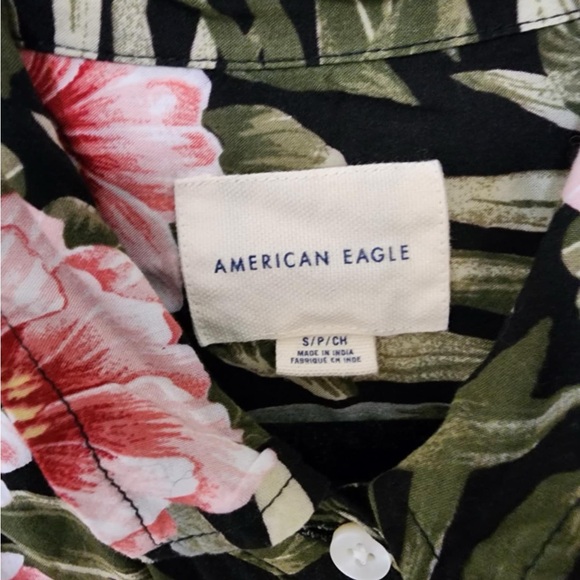 American Eagle Short Sleeved Button Up Top - Picture 3 of 3